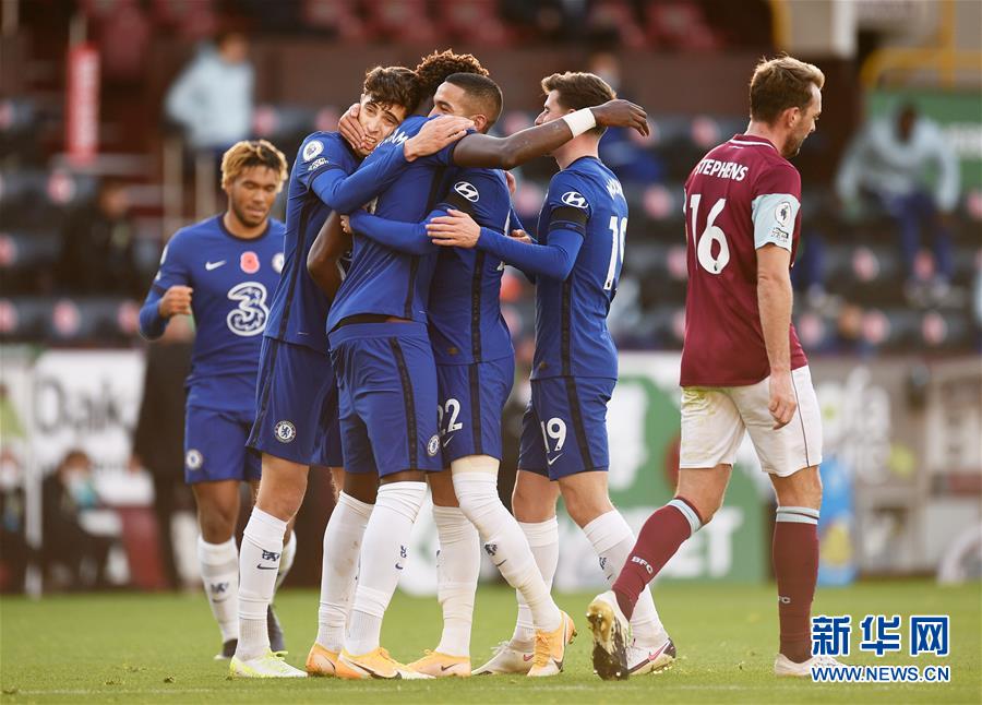 空中姿态成 空中姿态成