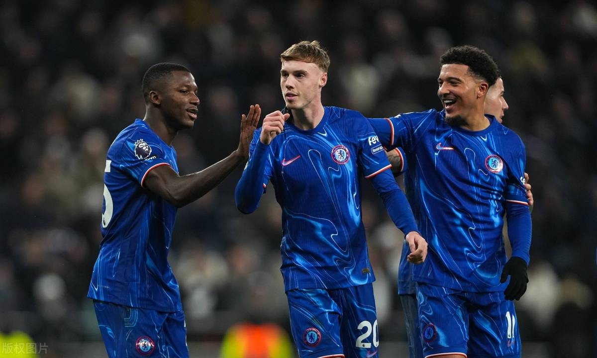 出浓厚的兴 出浓厚的兴