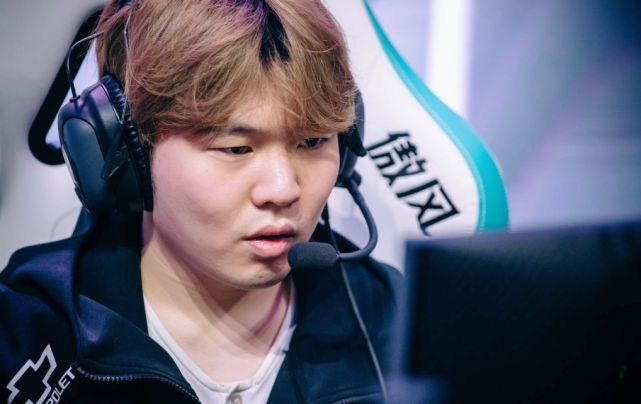 对抗中保持 对抗中保持